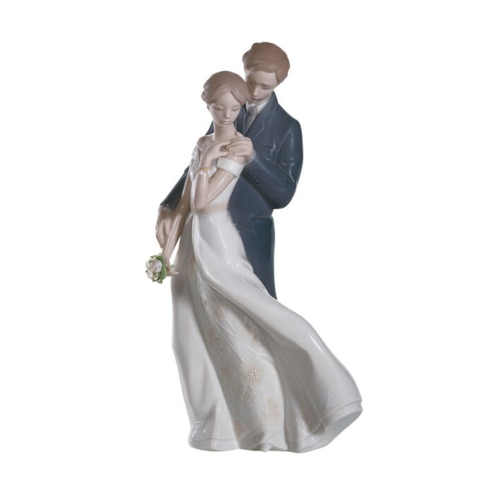 Lladro 'Everlasting Love' Figurine - NEW